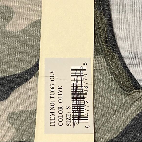 NWT Yelete Camo Long Sleeve Round Hem Keyhole Neckline Women's Size S - Picture 7 of 13